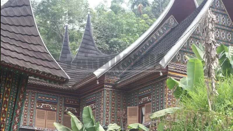 Istana Indah itu Berada di Tengah Permukiman