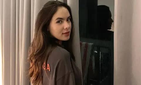 Tampil Edgy dan Stylish, 6 Outfit Steffi Zamora Ini Mudah Untuk Ditiru