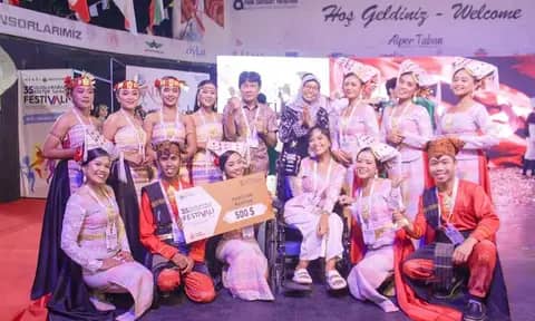 Dari Kursi Roda, Laura Memenangkan Penghargaan Internasional Lewat Tarian