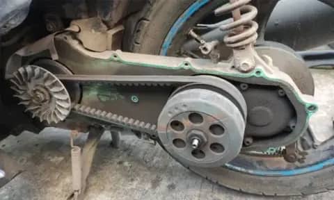 Jangan Anggap Sepele, Ini Dampak Menunda Servis CVT Motor Matic
