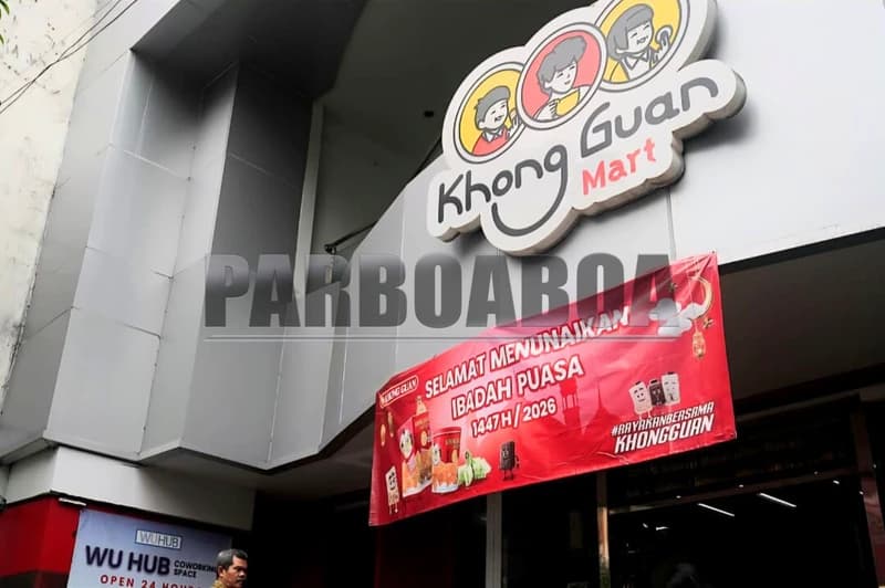 Toko Khong Guan menjelang Lebaran di Jakarta