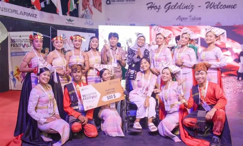 Laura Sinaga Bersama Tim SIHODA Membawa Pulang Juara di Ajang Internasional (foto: Instagram/@avionitasinaga)