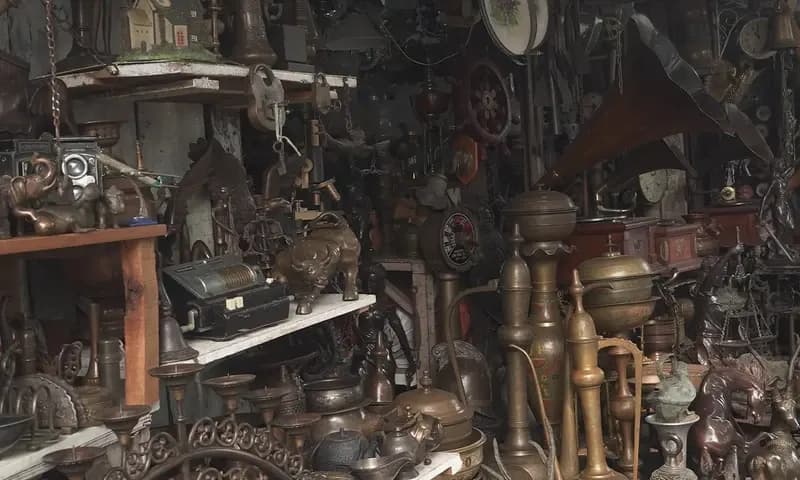 Sebuah Pasar Antik di CIkini. (Foto: PARBOABOA)