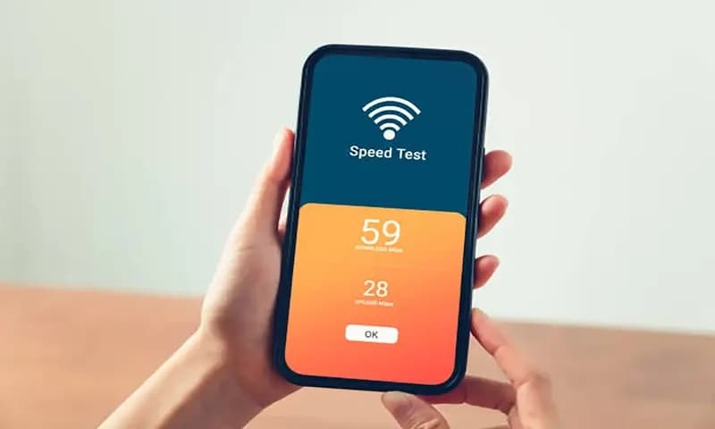 Aplikasi cek kecepatan internet (Foto: Istockphoto/@patcharin innara)