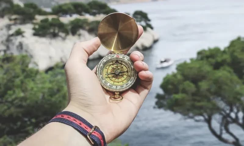 Cara menentukan arah mata angin (Foto: Pexels/Valentin Antonucci)