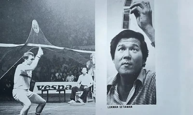 Lukman Setiawan dan hasil jepretannya. (Foto: Ed Zulverdi, Mat Kodak)