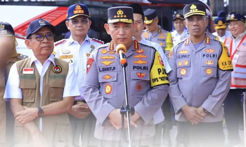 Foti Dari Sejumlah Anggota Polri. (Foto: Instagram/@humaspolri)