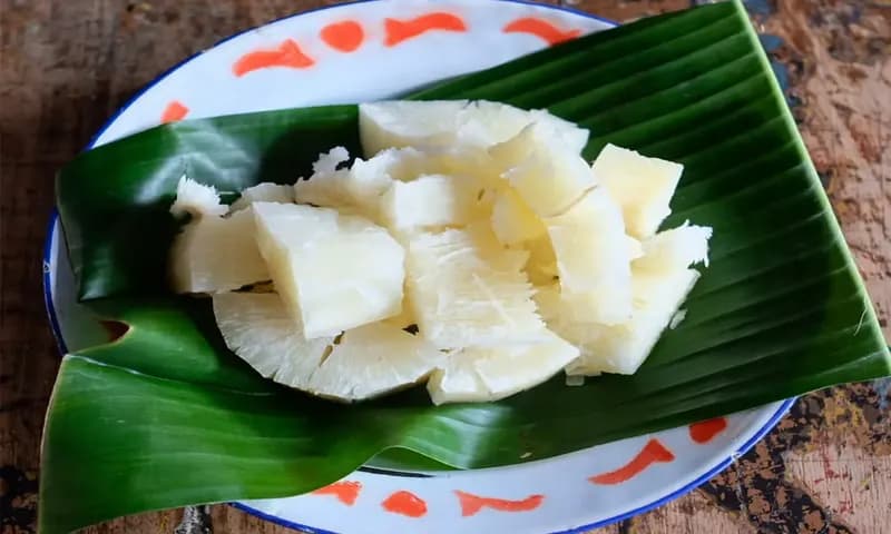 Singkong rebus salah satu makanan favorit di Indonesia. (Foto: Instagram @imahbabaturan)