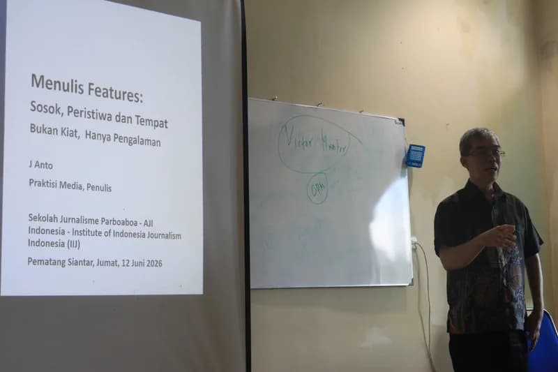 J. Anto sedang membawakan materi di SJP (Foto: PARBOABOA/Rizal Tanjung)