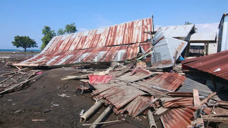 Salah satu bangunan rumah warga yang rusak akibat gempa Flores (Foto: dok Al Jazeera English)